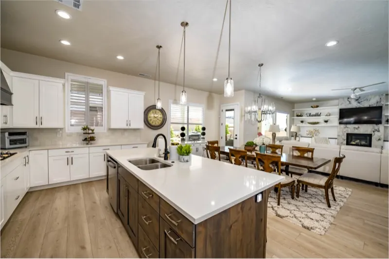 Interior photograph of a southern Utah home number 7